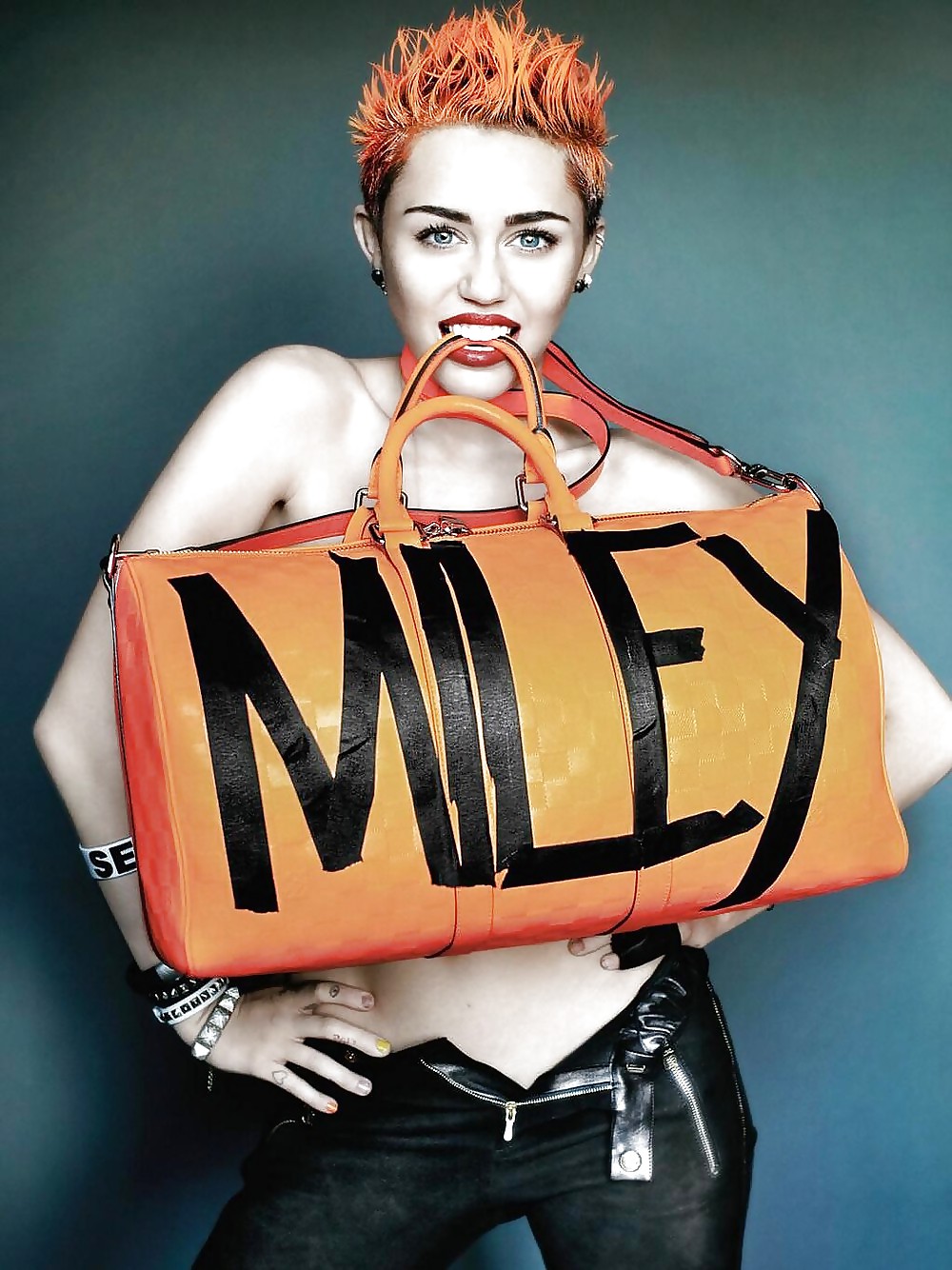 Miley Cyrus Hot Body Körper Für V-Magazin Der Arbeit #37027644