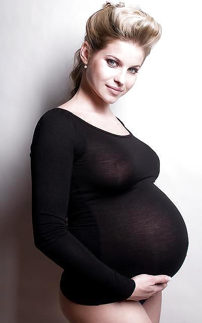 Schwangere Und Bekleidete #23312112