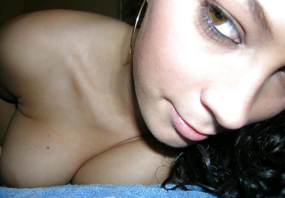 ウェブ上の裸のブルガリアの女の子
 #32765407