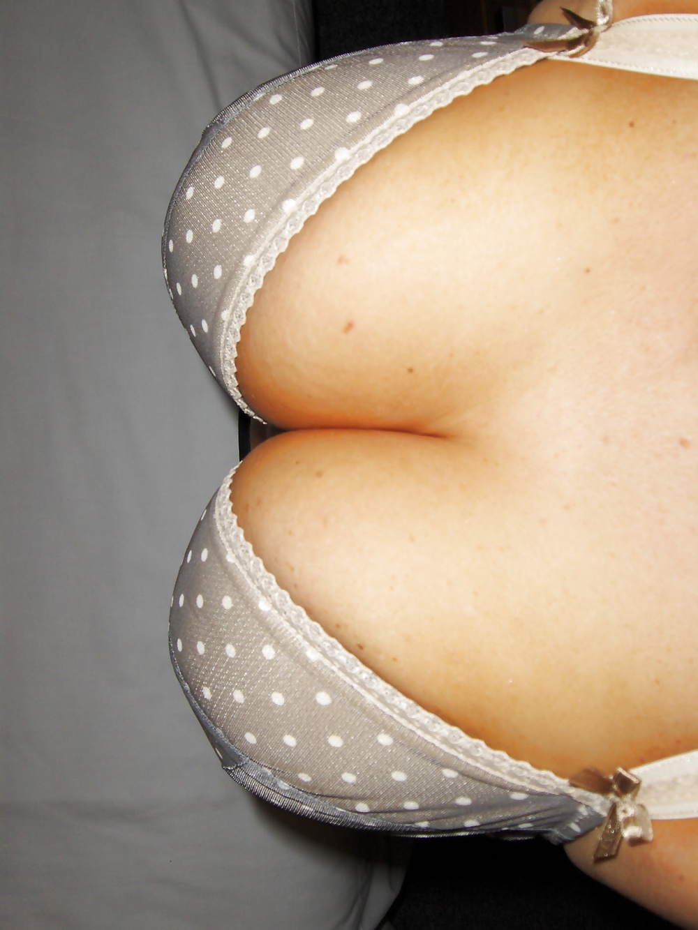 Tits in bras from above #24356972