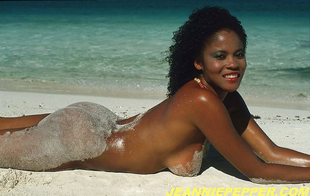 Schwarze Mädchen Am Strand: Nudisten Und Exhibitionisten #27814750