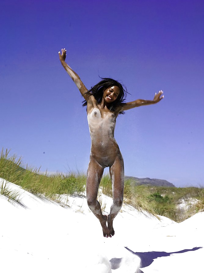 Schwarze Mädchen Am Strand: Nudisten Und Exhibitionisten #27815187