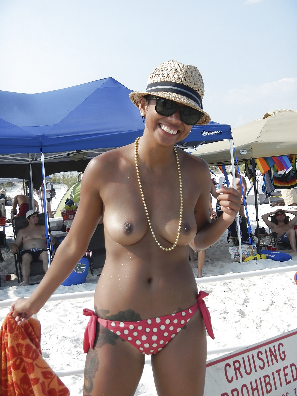 Schwarze Mädchen Am Strand: Nudisten Und Exhibitionisten #27816865