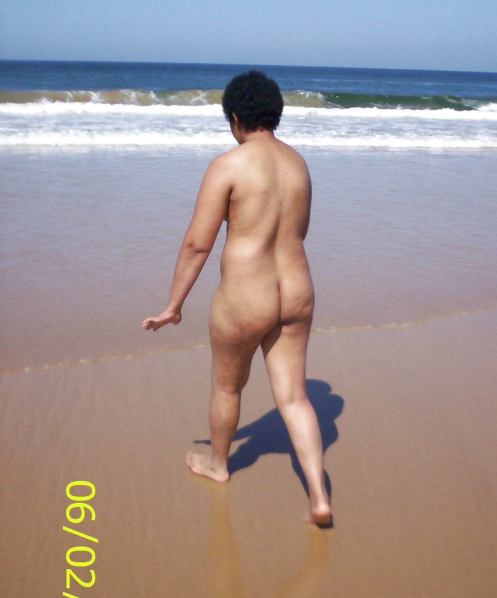 Schwarze Mädchen Am Strand: Nudisten Und Exhibitionisten #27817764