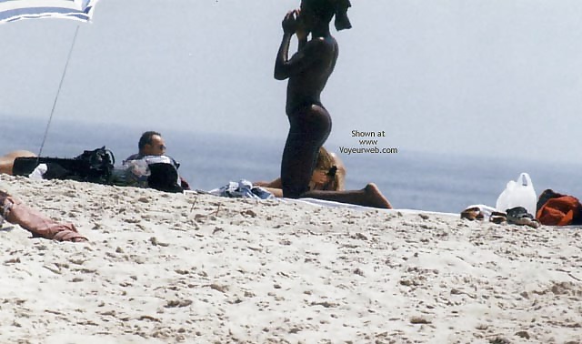Ragazze nere in spiaggia: nudisti ed esibizionisti
 #27818014