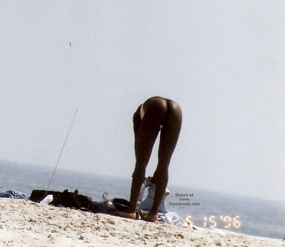 Filles Noires à La Plage: Nudistes Et Exhibitionnistes #27818025