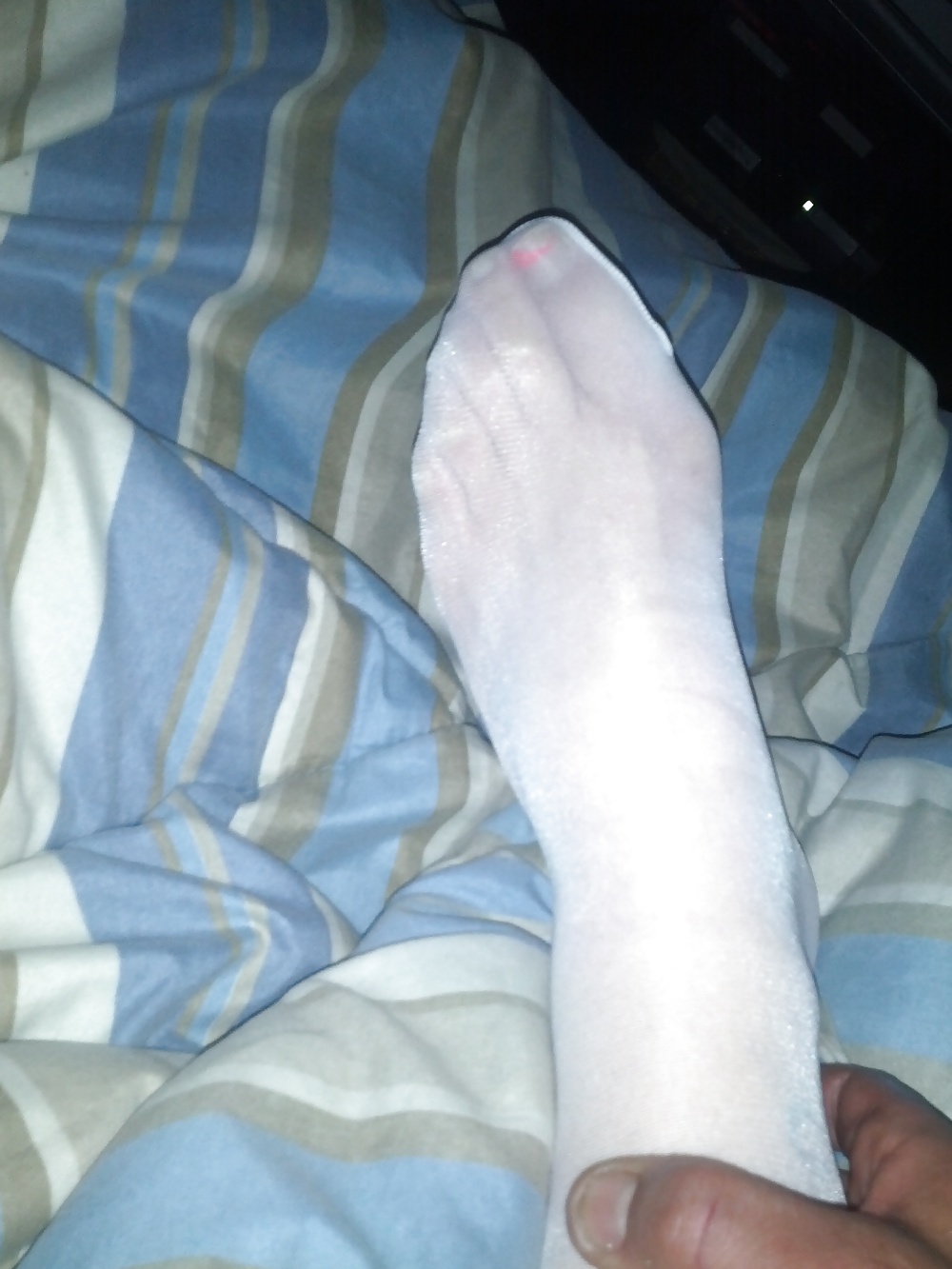 妻のパンティストッキングの足と脚。
 #24577101
