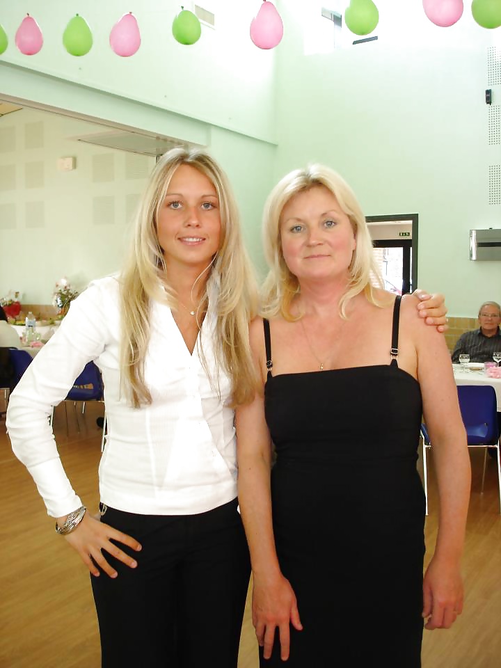 Mutter Und Tochter #40271152