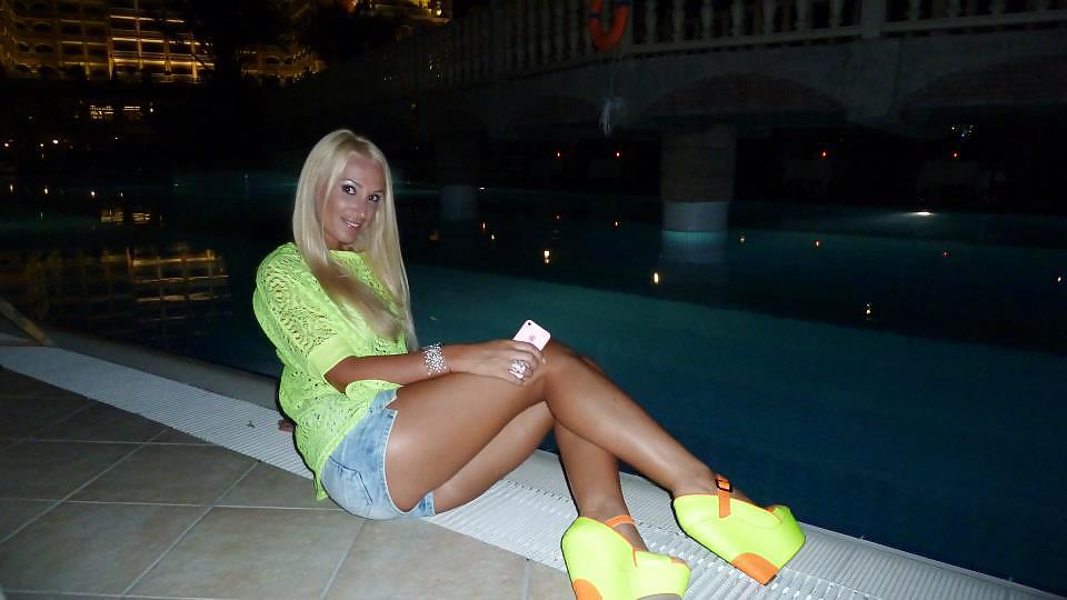 Rumänisch Mädchen: Georgiana #37916165