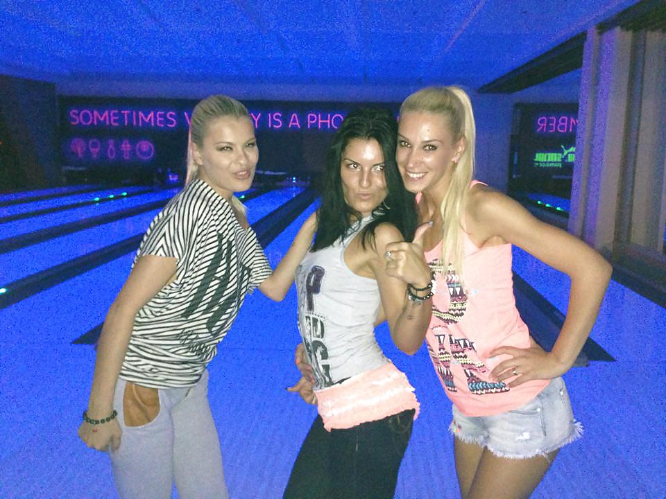 Rumänisch Mädchen: Georgiana #37916210