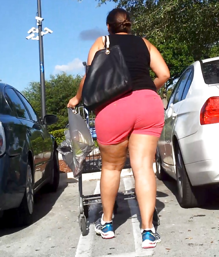 Cellulite Thigh FAT Latina MOM Voyeur CANDID booty #37221295