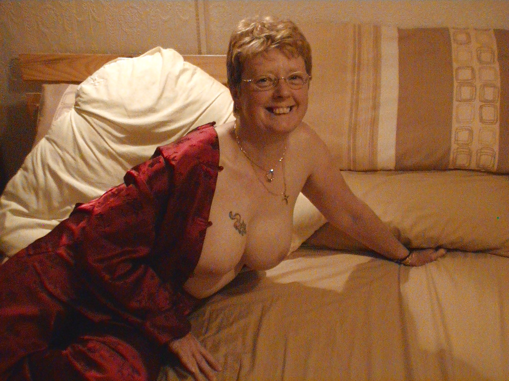 Sexy mature slut  #29707416