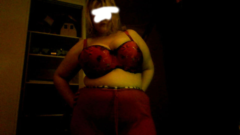 Look at them breasts!