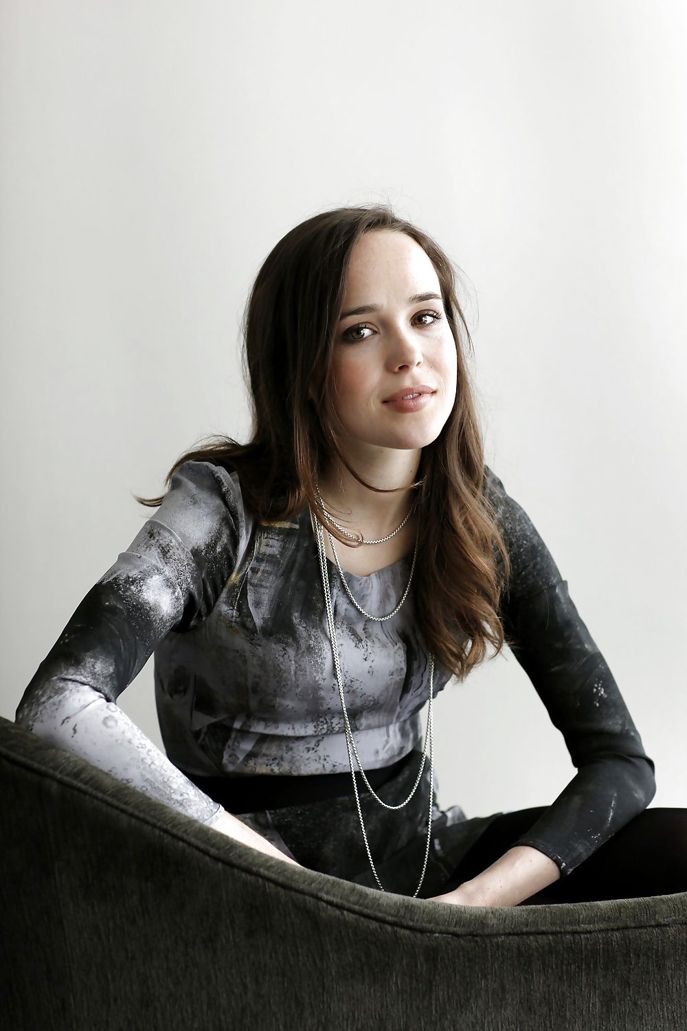 Celeb cum targets : ellen page
 #26919792