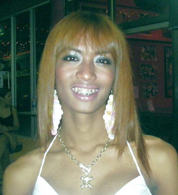 Phuket ladyboy amy - nessuna foto nuda
 #32876287