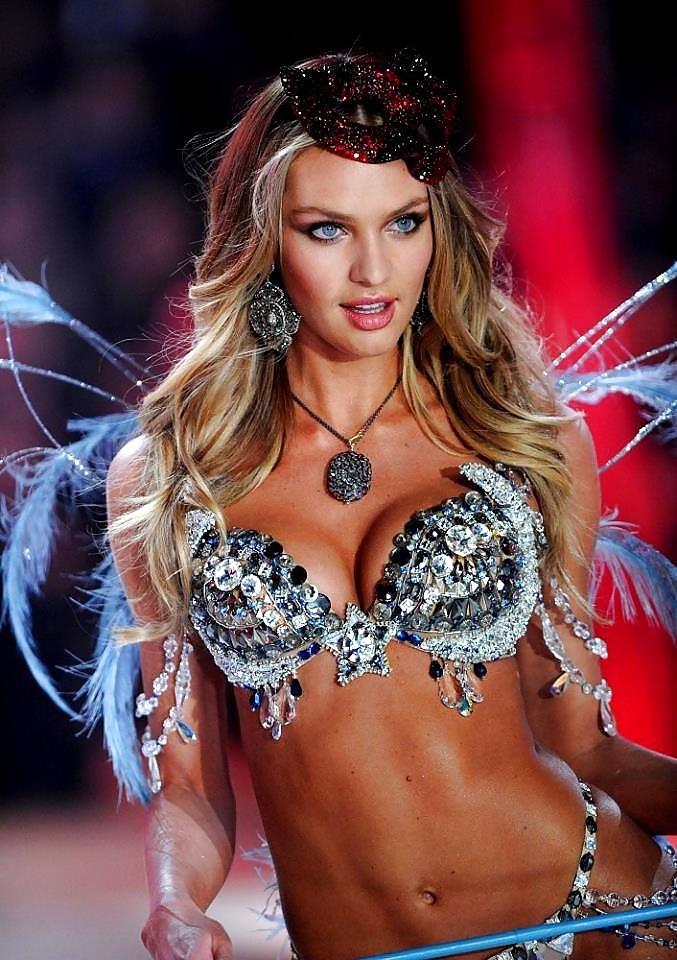 Su sensualidad candice swanepol
 #25569277