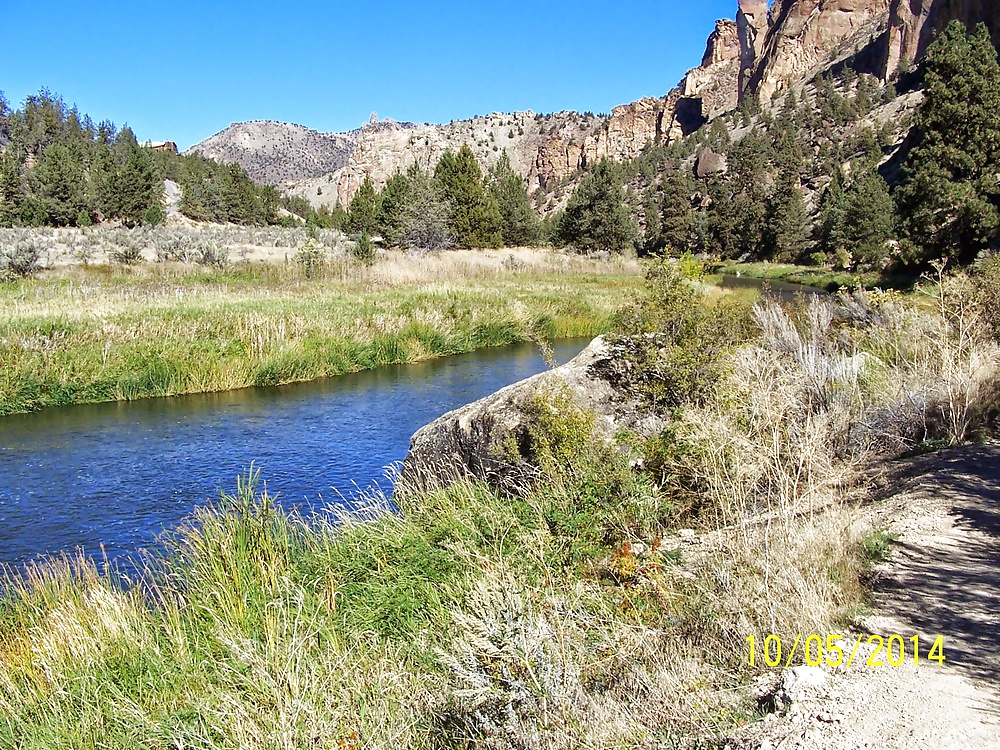 Lady devil en el parque estatal smith rock.
 #31292247