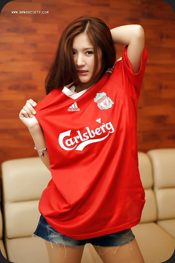 Autoscatto amatoriale in magliette da calcio thai
 #25636161