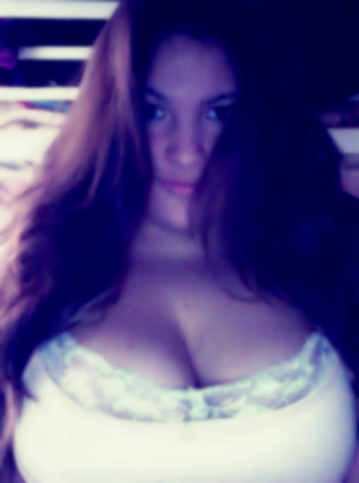 Cesca g 
 #32527464