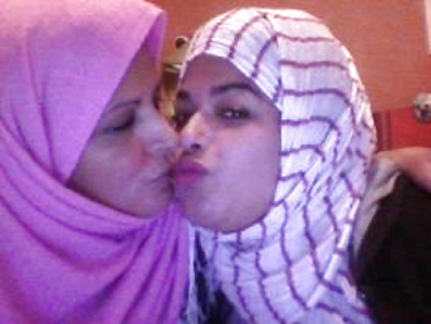 Arab lesbian webcam #36476990