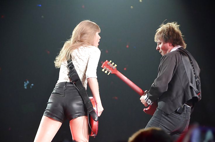 Taylor Swift ass and more   #27151474