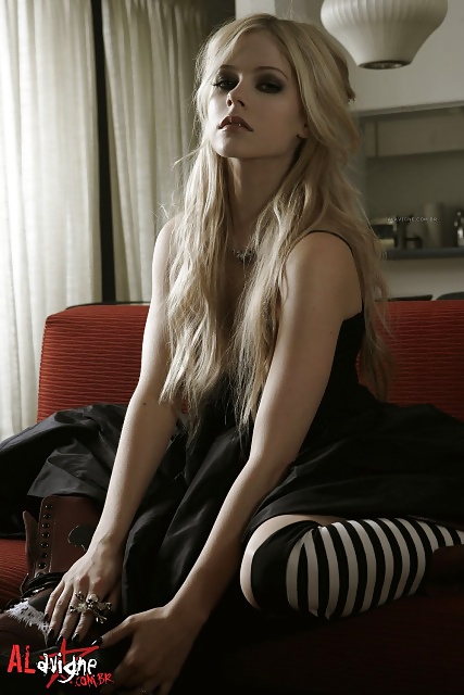 Avril lavigne 11
 #32511226