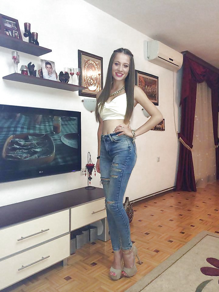 ハイヒールの女 37
 #30056416