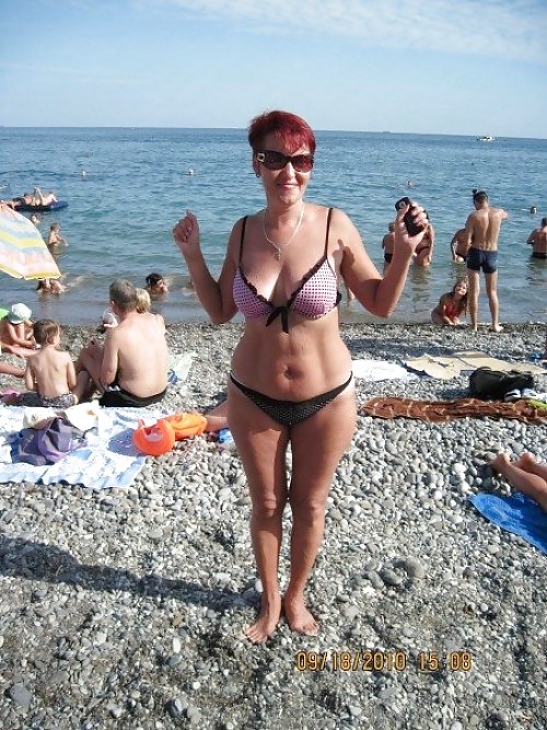 Donne mature sulla spiaggia! amatoriale!
 #25116052