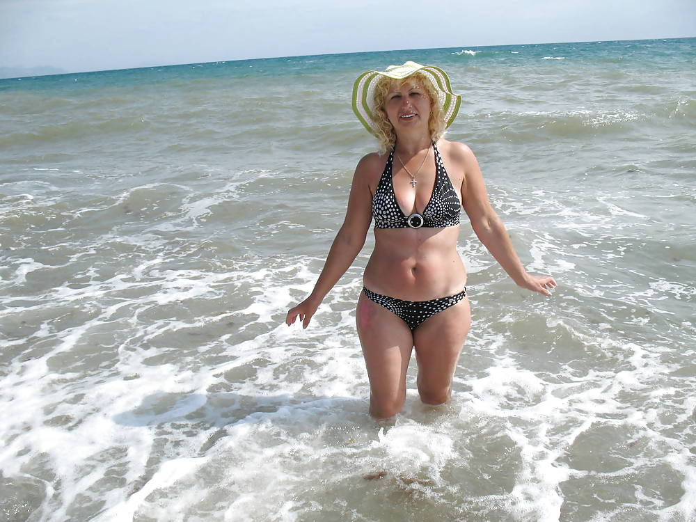 Mature women on the beach! Amateur! #25116131