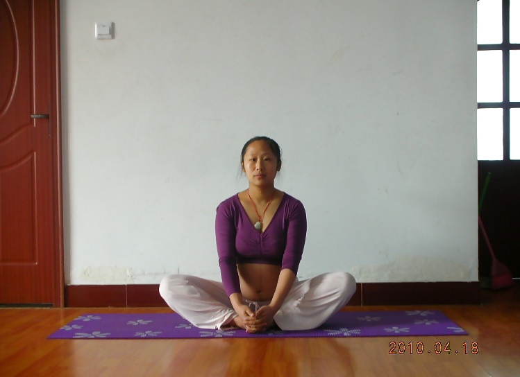Preggo Chinois Qui Font Du Yoga #26353416