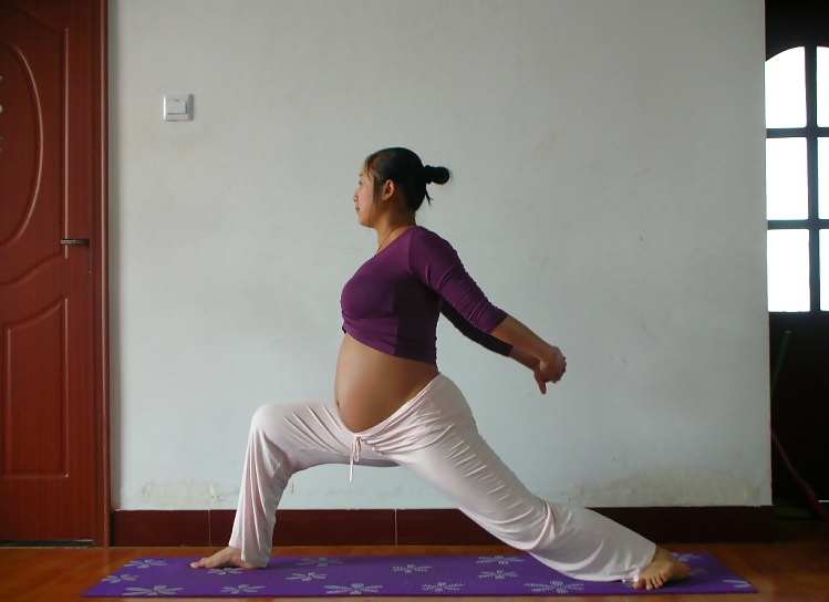 Preggo Chinois Qui Font Du Yoga #26353476