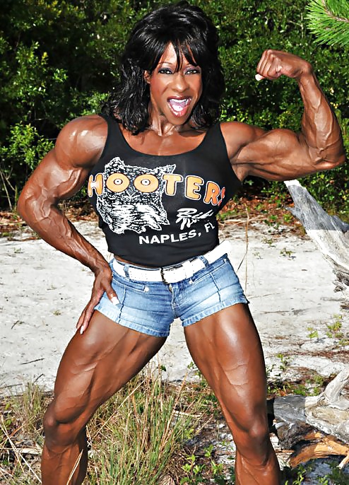 Yvette bova - bodybuilder donna
 #30014255