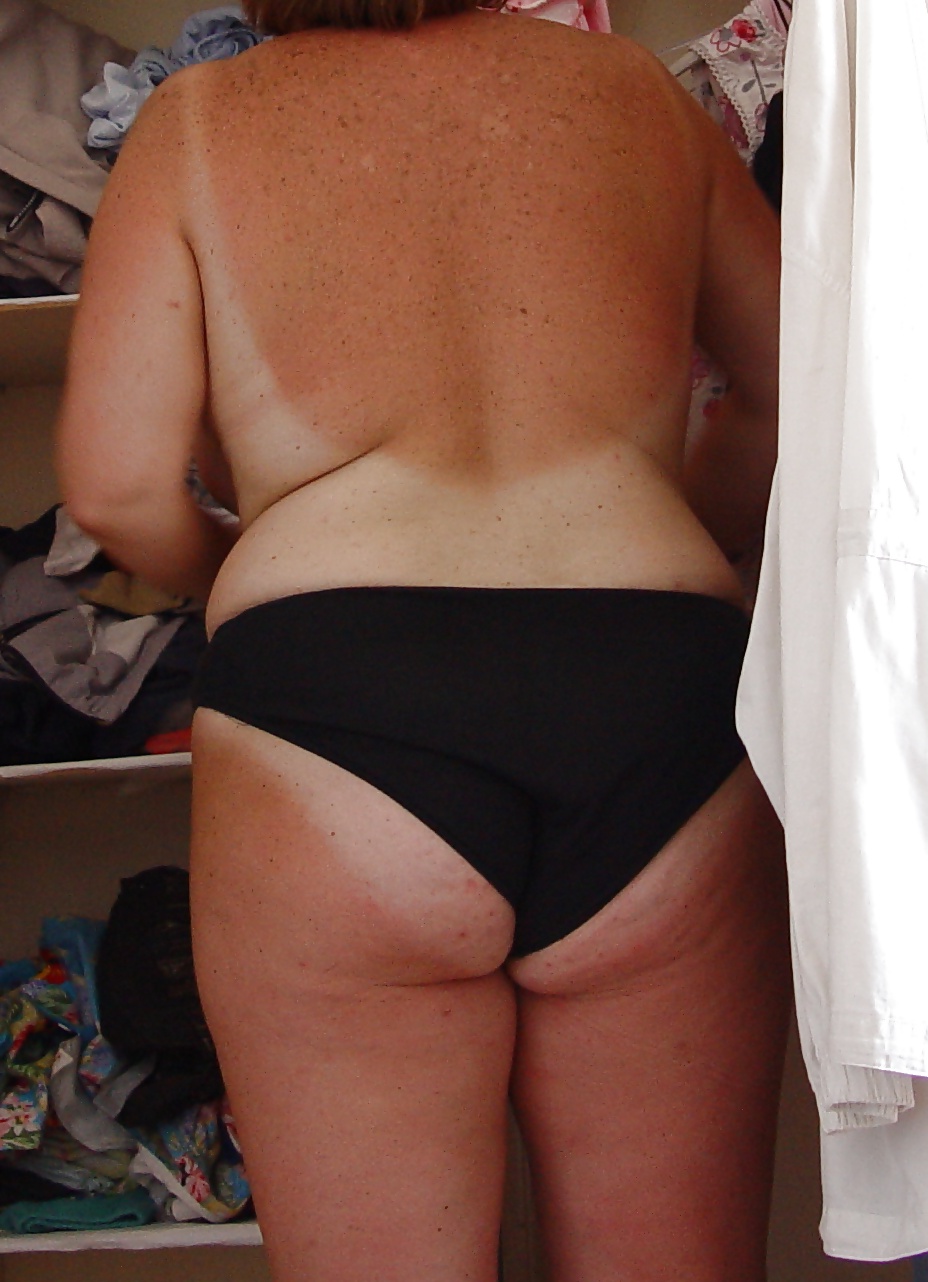 Wife's tan lines #34000315