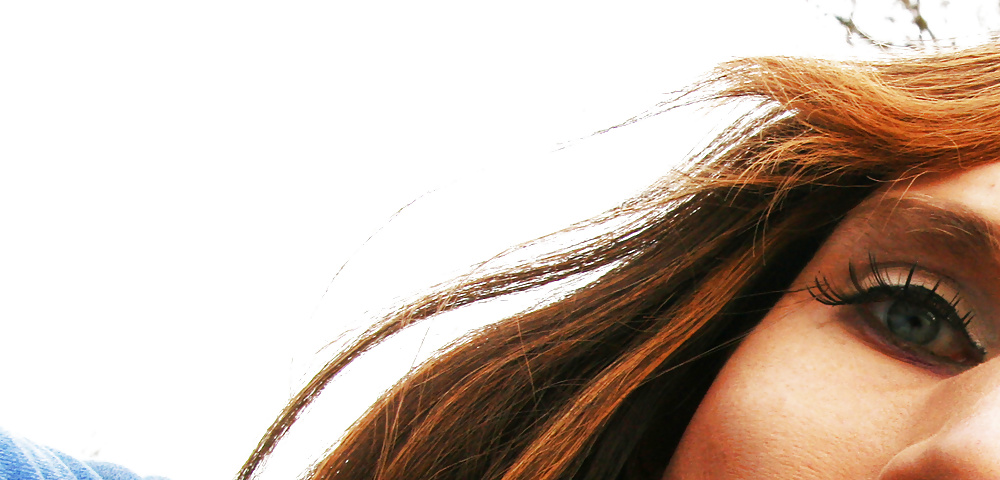 Close - Up #26996743