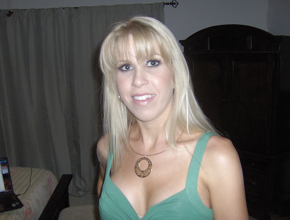 Vestida :)
 #34685657