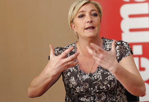 Me encantaría masturbarme a los pies de marine le pen
 #35834418