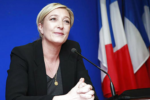 Würde Gerne An Den Füßen Von Marine Le Pen Zu Wichsen #35834467