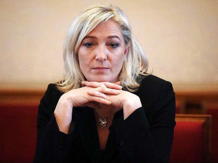 Aimerait Branler Aux Pieds De Marine Le Pen #35834506