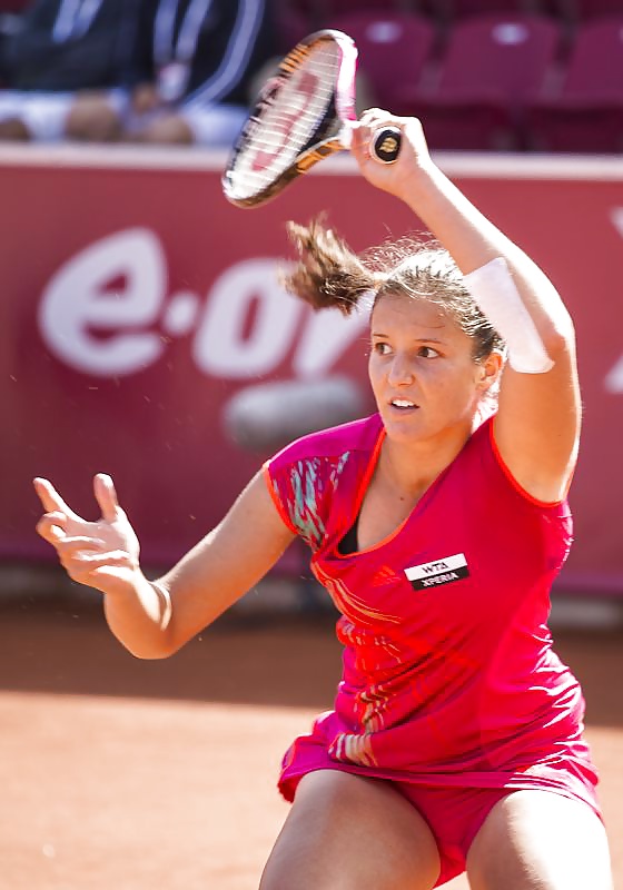 Laura Robson Oncourt #40276271