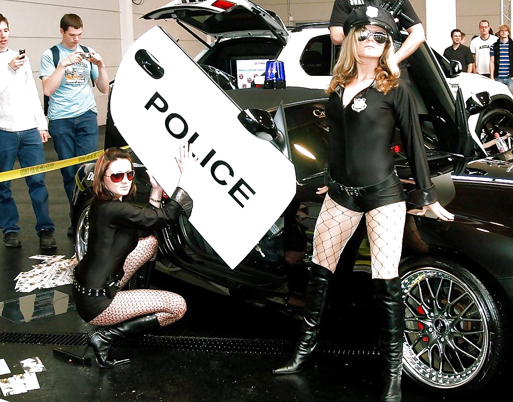 Costumi sexy della polizia
 #40899392