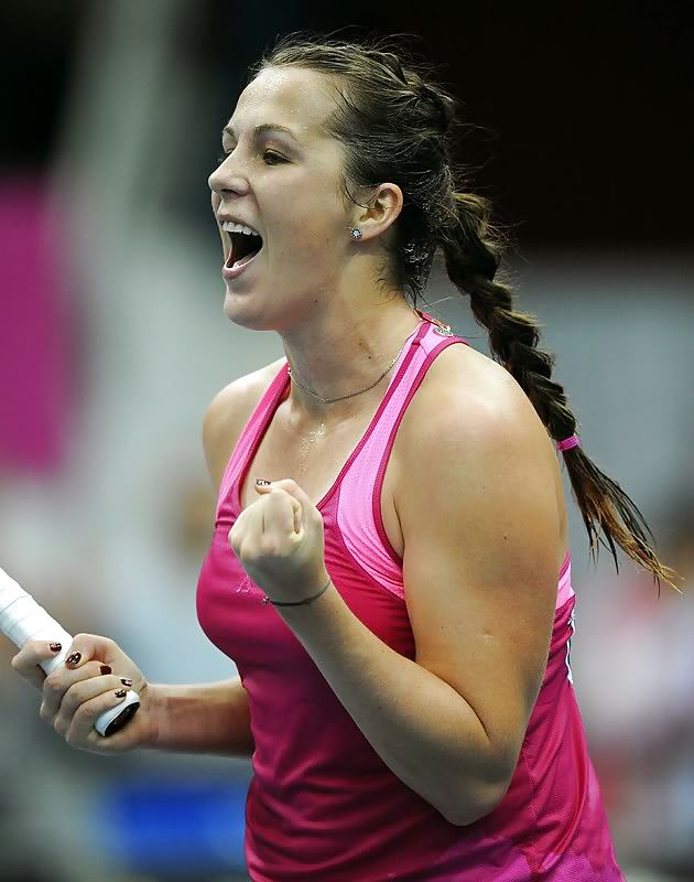 Kirli Jek televideniesi haqida malumot: Mashhurlar bilan jinsiy aloqa