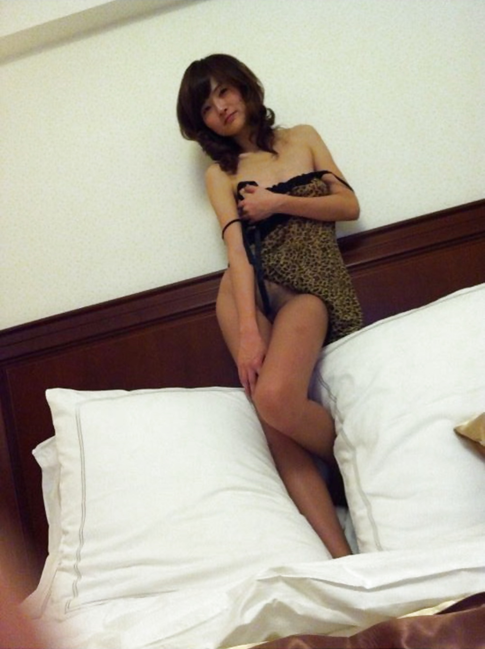 Sexy HK girl in hotel room #28314314