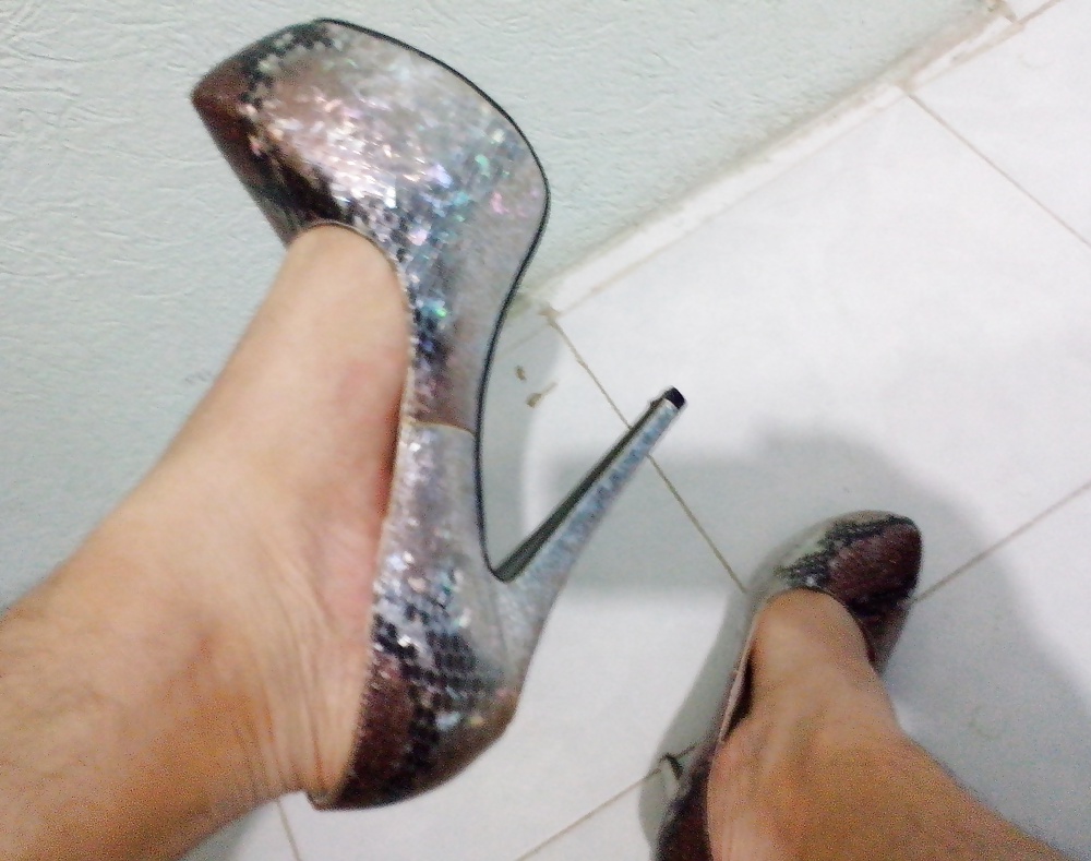 裸足の女性 1
 #28753203