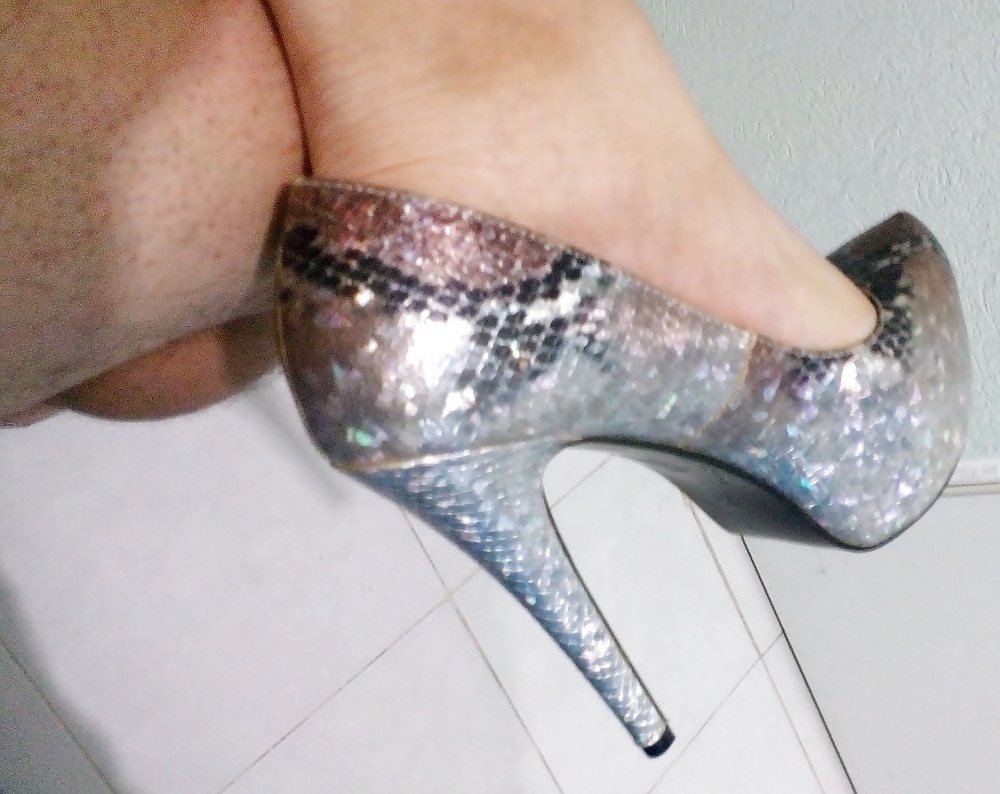 裸足の女性 1
 #28753214