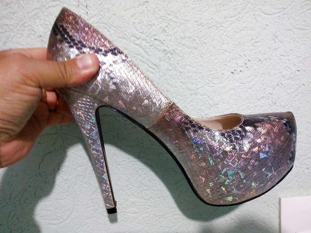 裸足の女性 1
 #28753219