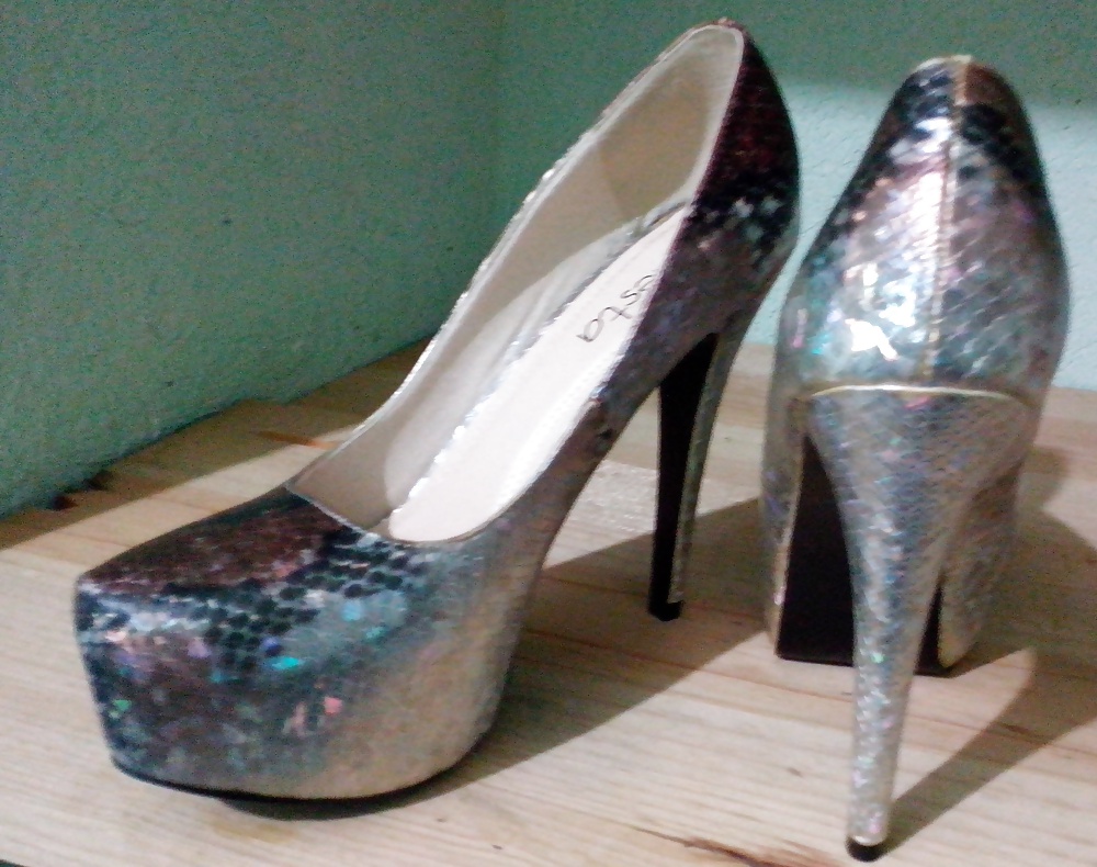 裸足の女性 1
 #28753228