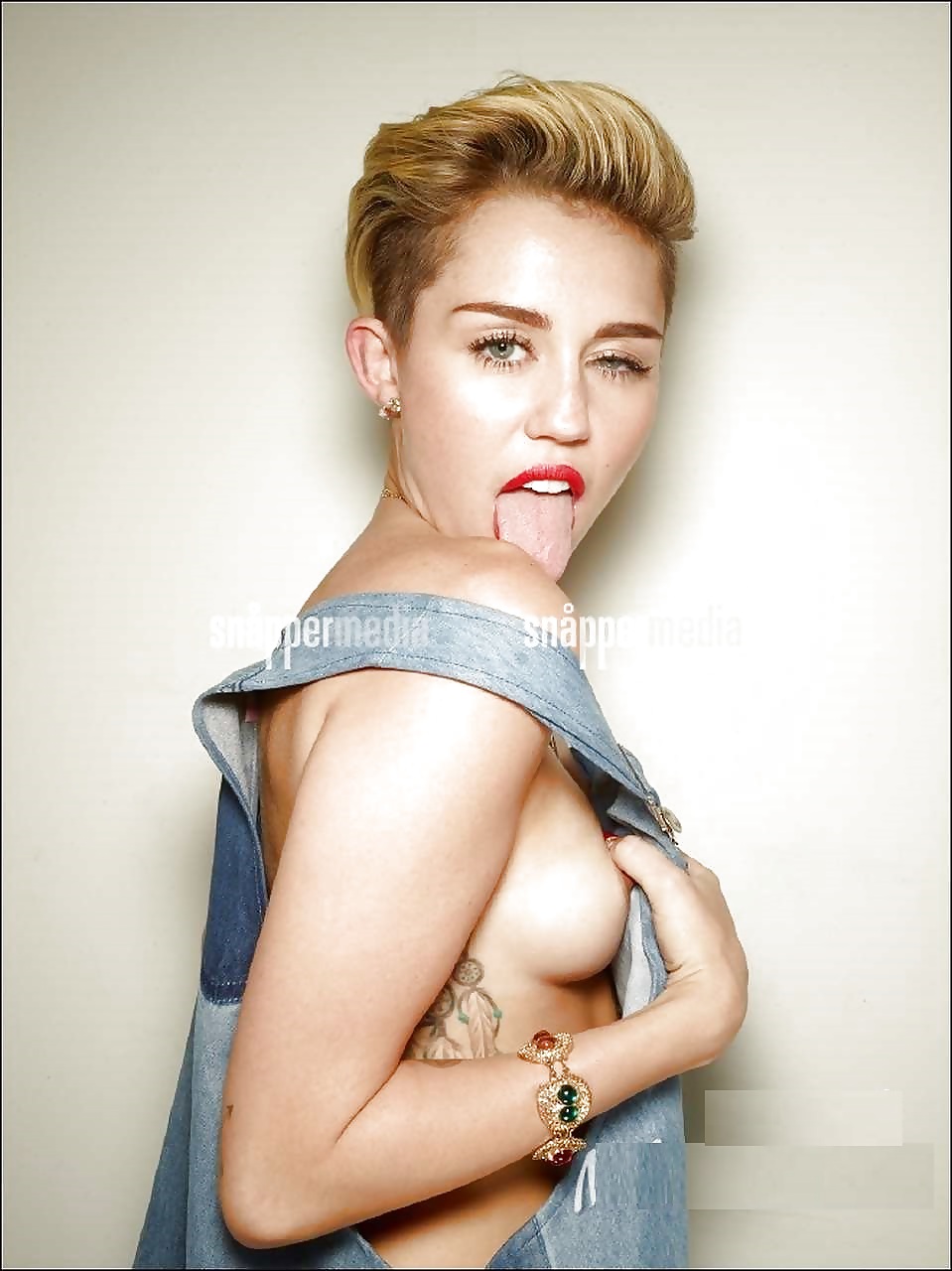 Miley Cyrus Topless #23726787