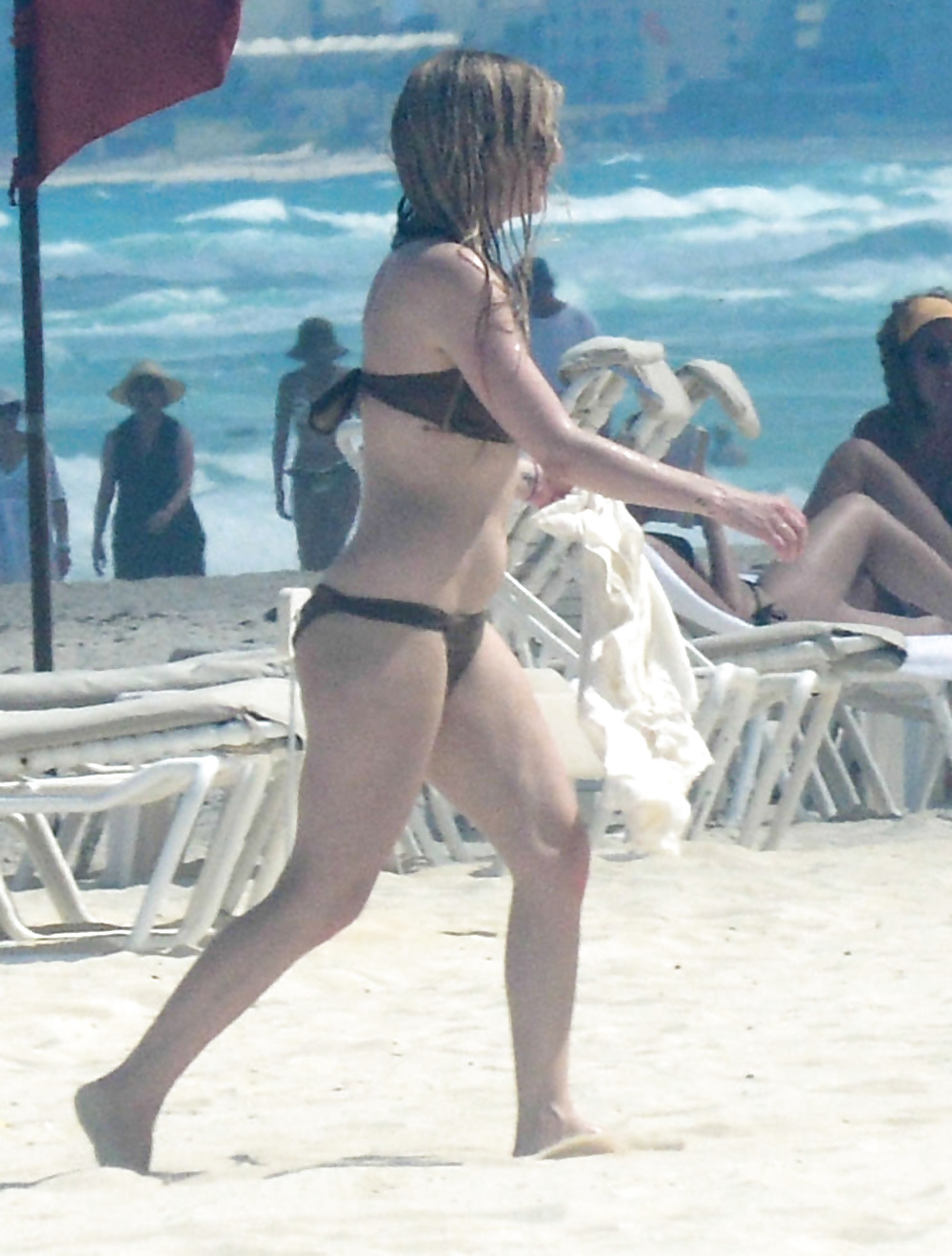 Avril Lavigne nuove foto in bikini
 #26399764