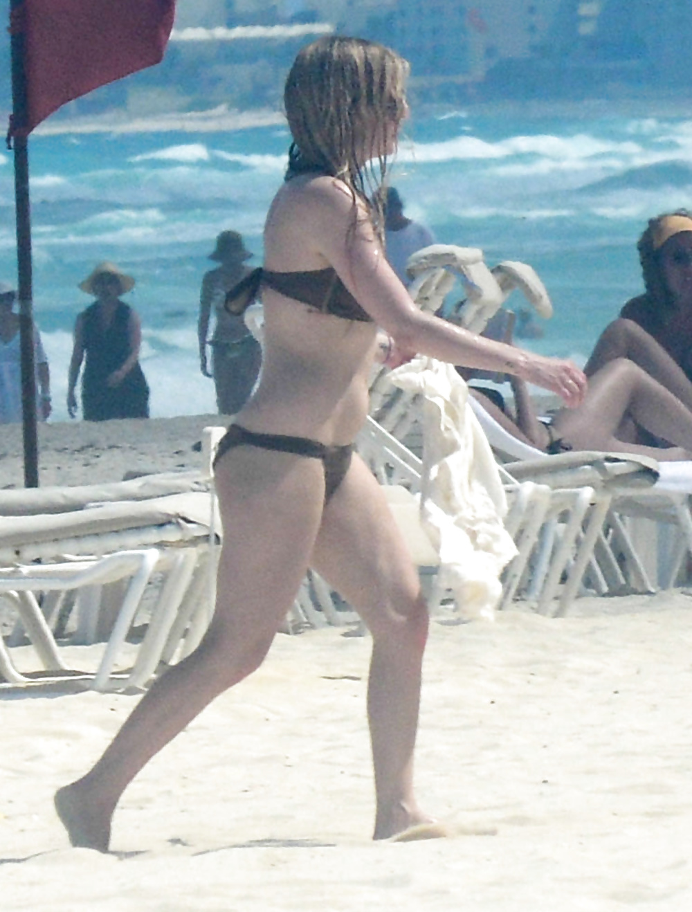 Avril Lavigne New Bikini Pics #26399764