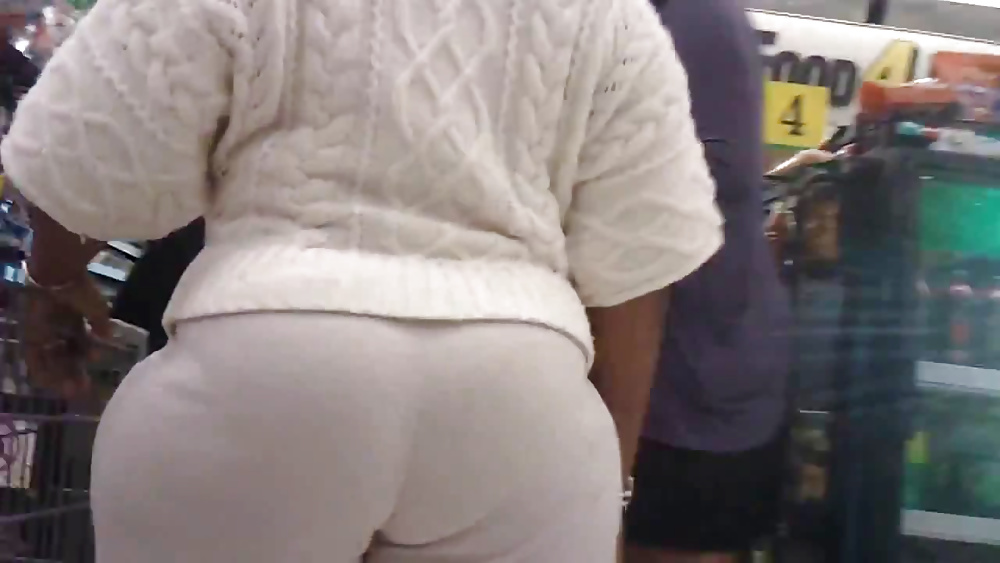 Mega booty candids 2 #28958003